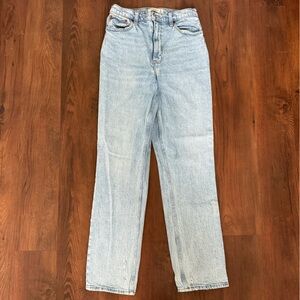 Abercrombie The 90s Straight Curve Love Ultra High Rise Jean